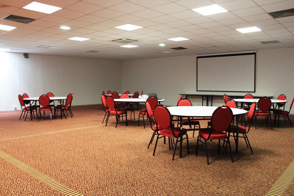 Yes Hotel Avinyon Dış mekan fotoğraf