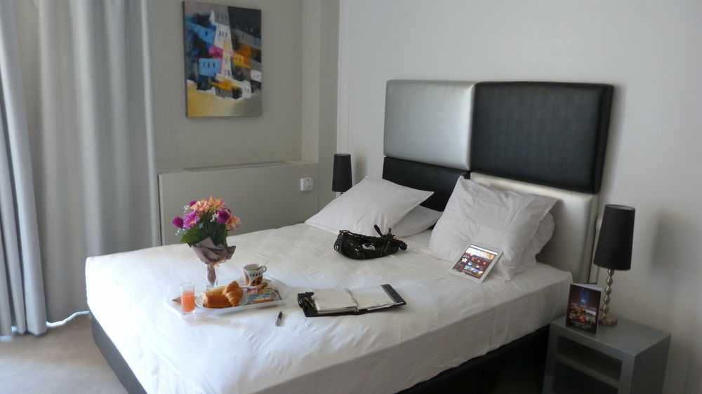 Yes Hotel Avinyon Dış mekan fotoğraf