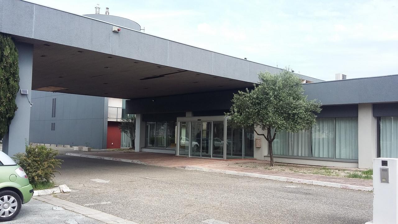 Yes Hotel Avinyon Dış mekan fotoğraf