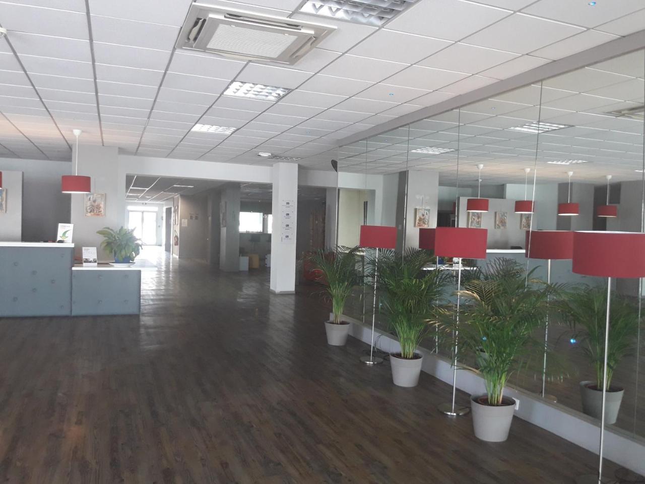 Yes Hotel Avinyon Dış mekan fotoğraf